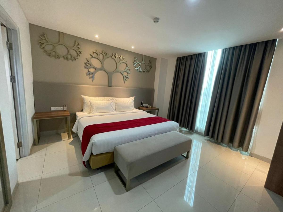 ปาล์ม พาร์ค โฮเต็ล ซูราบายา Hotel สุราบายา ภายนอก รูปภาพ