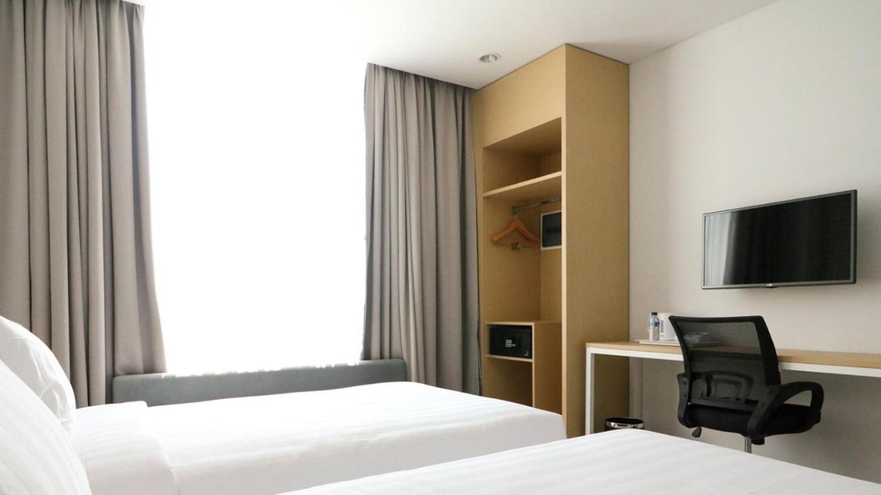 ปาล์ม พาร์ค โฮเต็ล ซูราบายา Hotel สุราบายา ภายนอก รูปภาพ