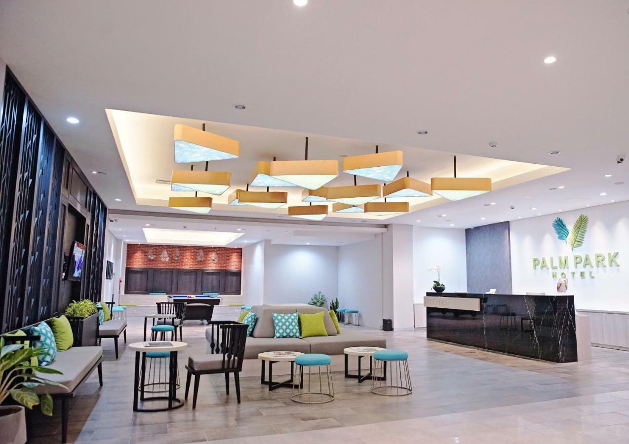 ปาล์ม พาร์ค โฮเต็ล ซูราบายา Hotel สุราบายา ภายนอก รูปภาพ